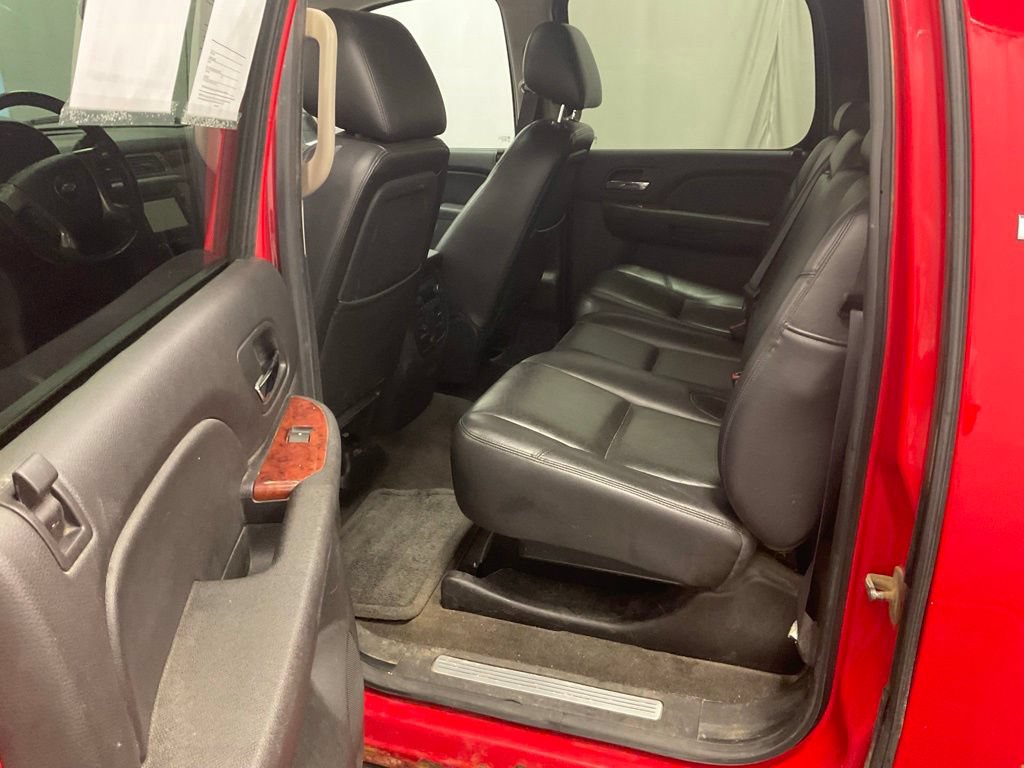 Used 2012 Chevrolet Avalanche LTZ AWD/4WD image 22
