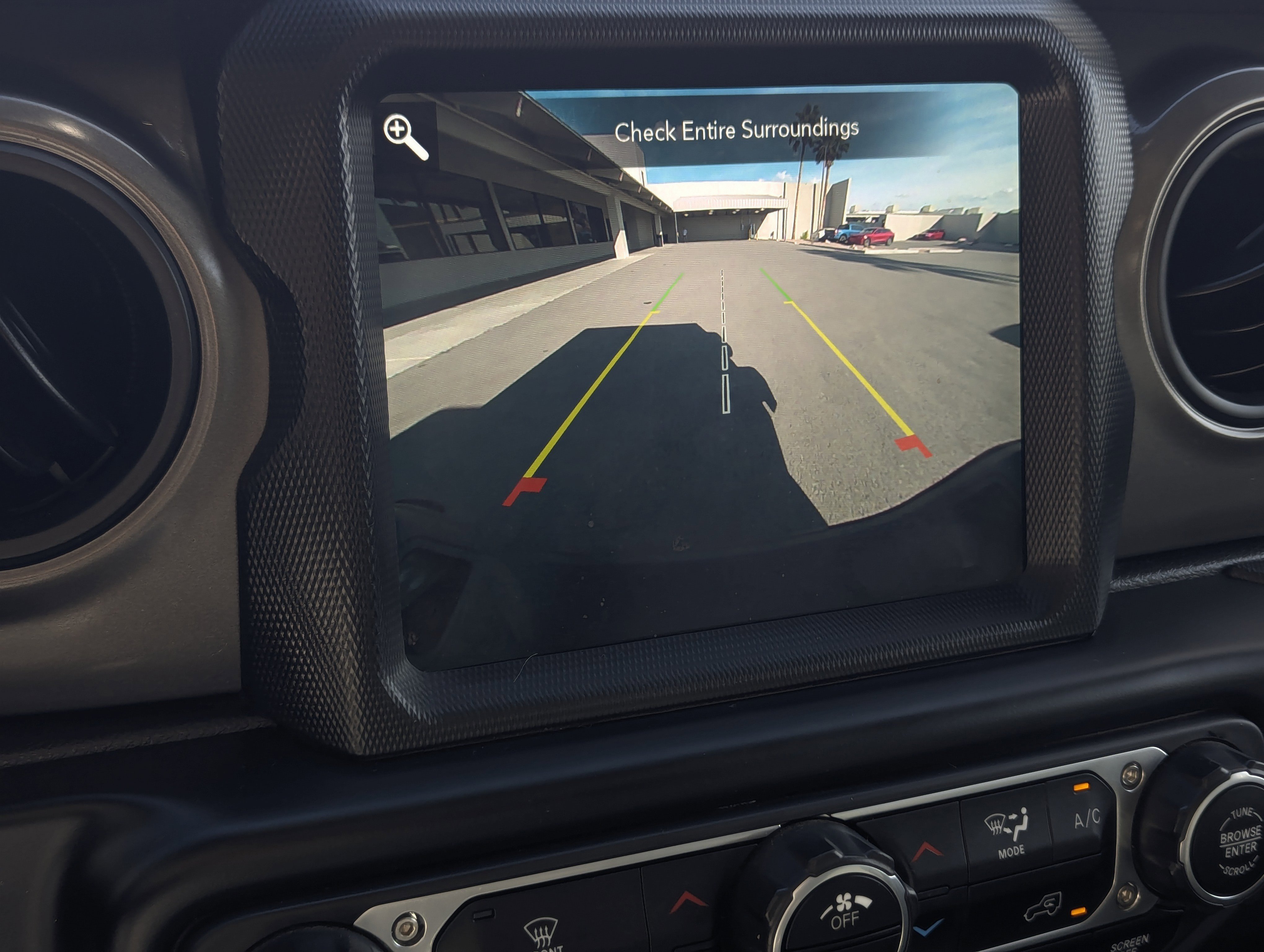 Used 2023 Jeep Gladiator Willys image 12