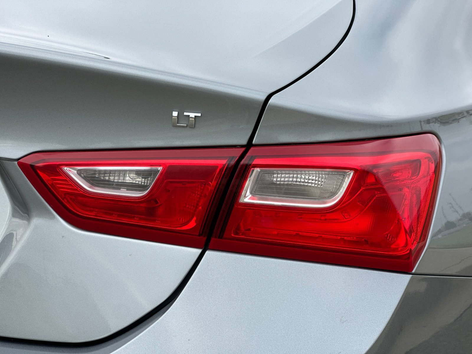 Used 2023 Chevrolet Malibu LT image 32