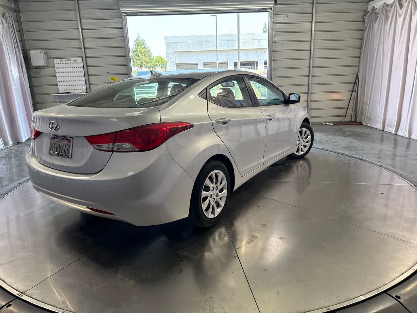 Used 2012 Hyundai Elantra GLS FWD image 4