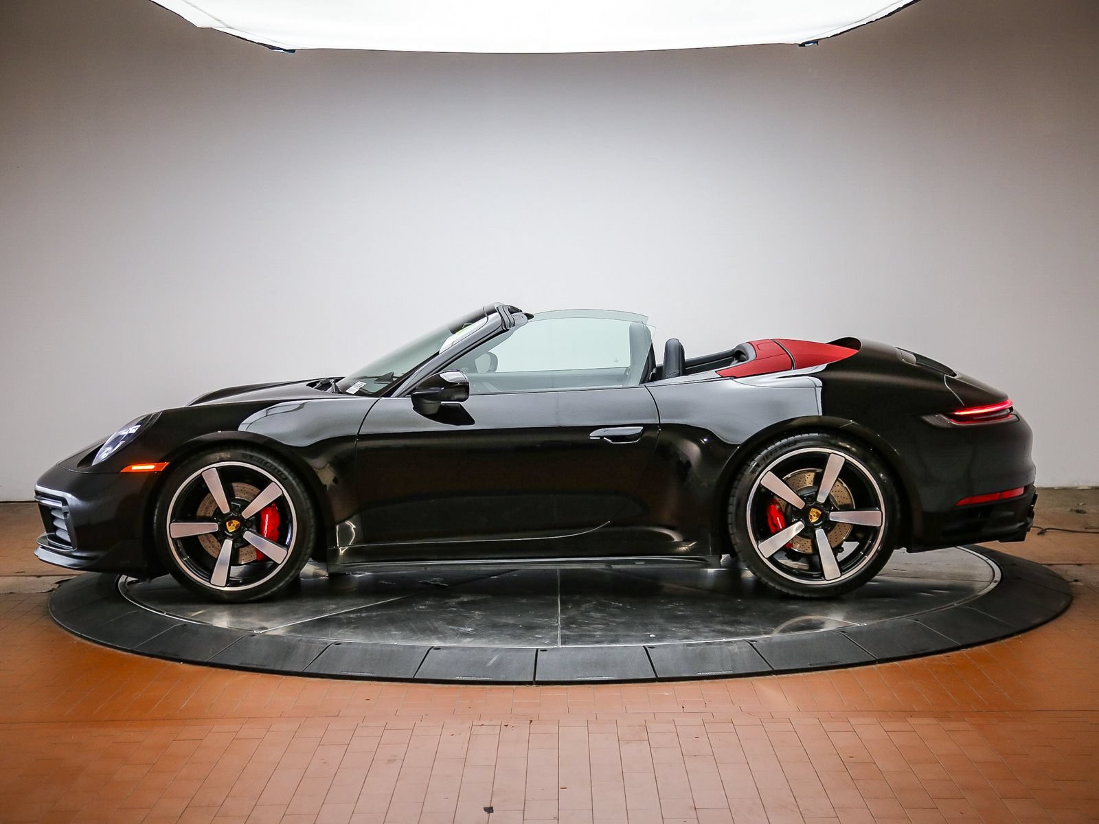 Certified 2022 Porsche 911 Carrera 4S AWD/4WD image 2