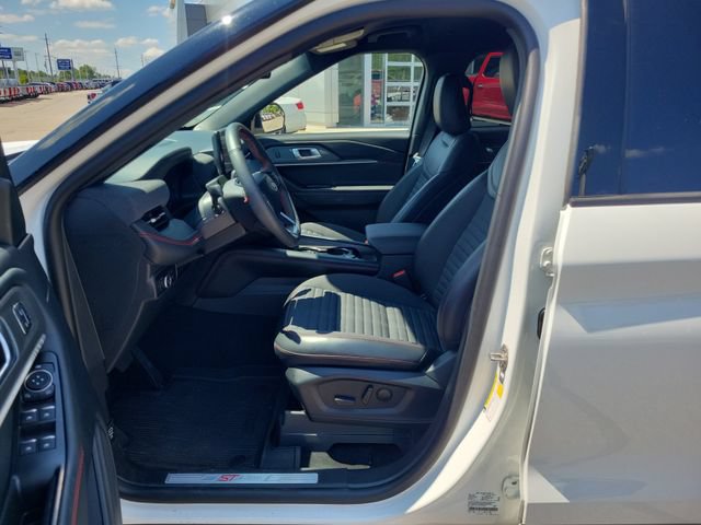 New 2026 Ford Explorer ST-Line w/ Premium Package RWD image 16