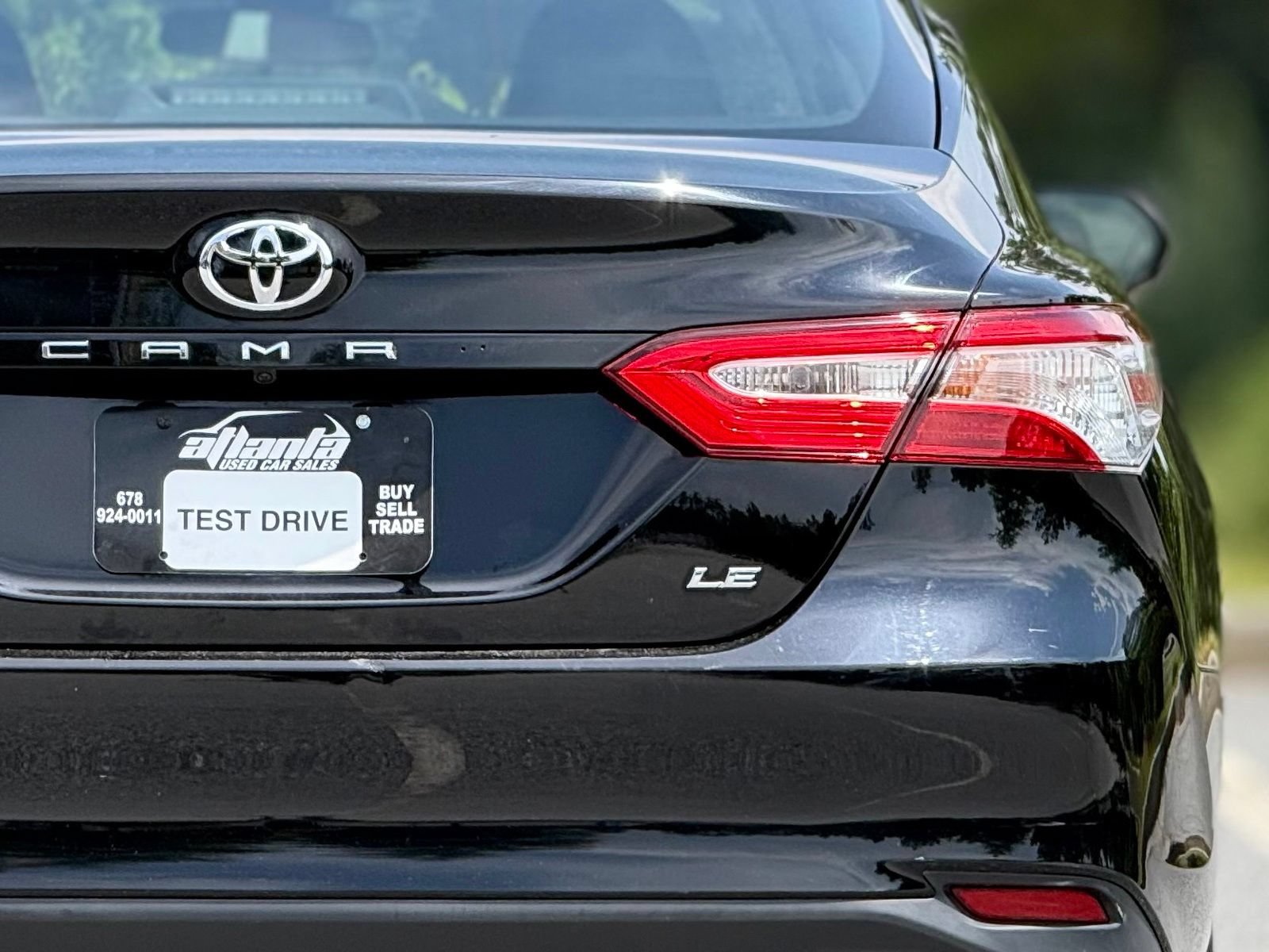Used 2018 Toyota Camry LE FWD image 17