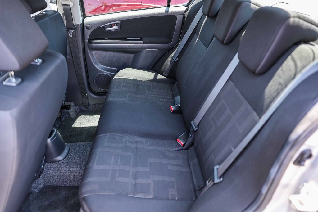 Used 2010 Suzuki SX4 LE FWD image 7