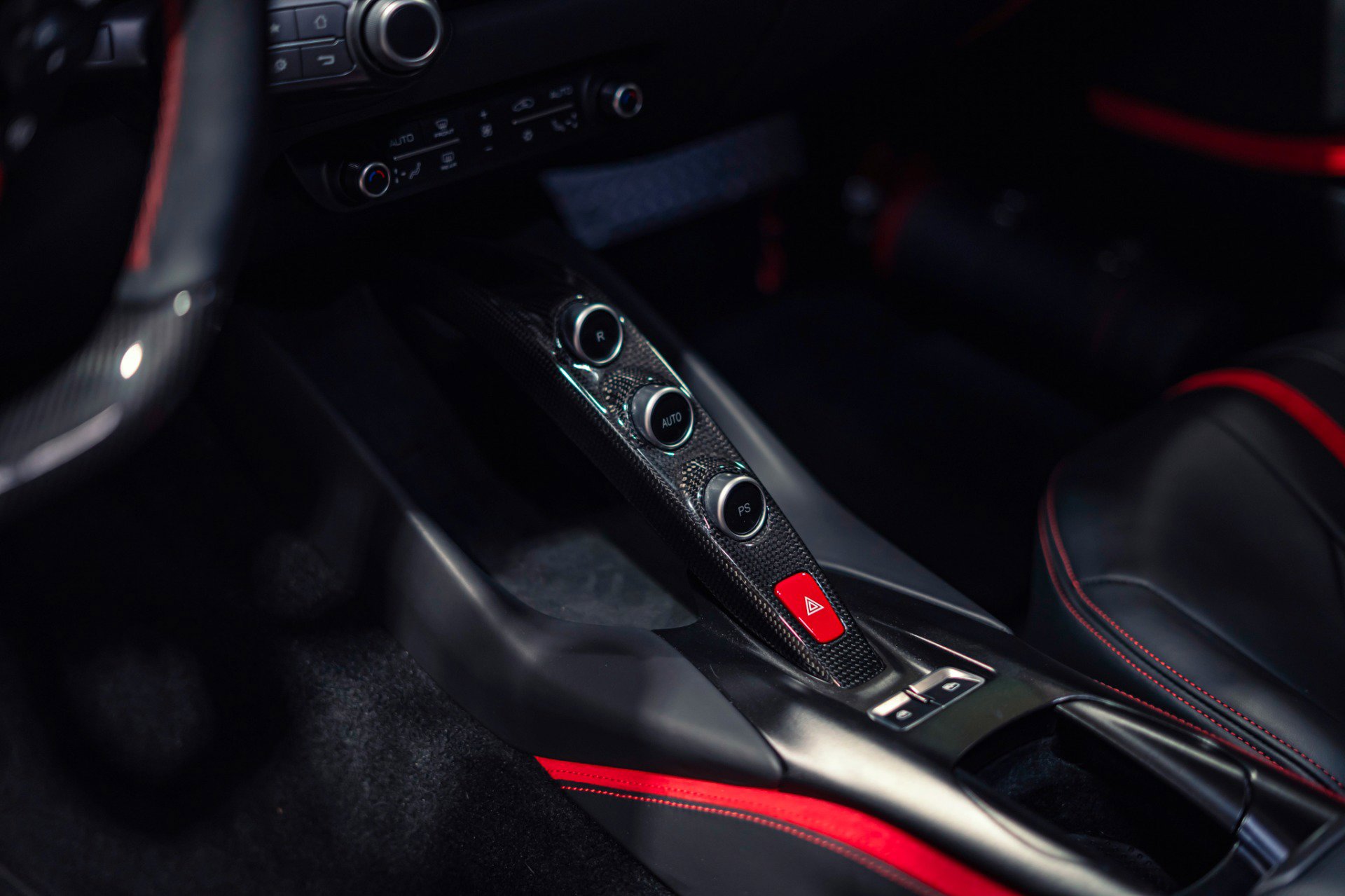 Used 2020 Ferrari 812 Superfast RWD image 6
