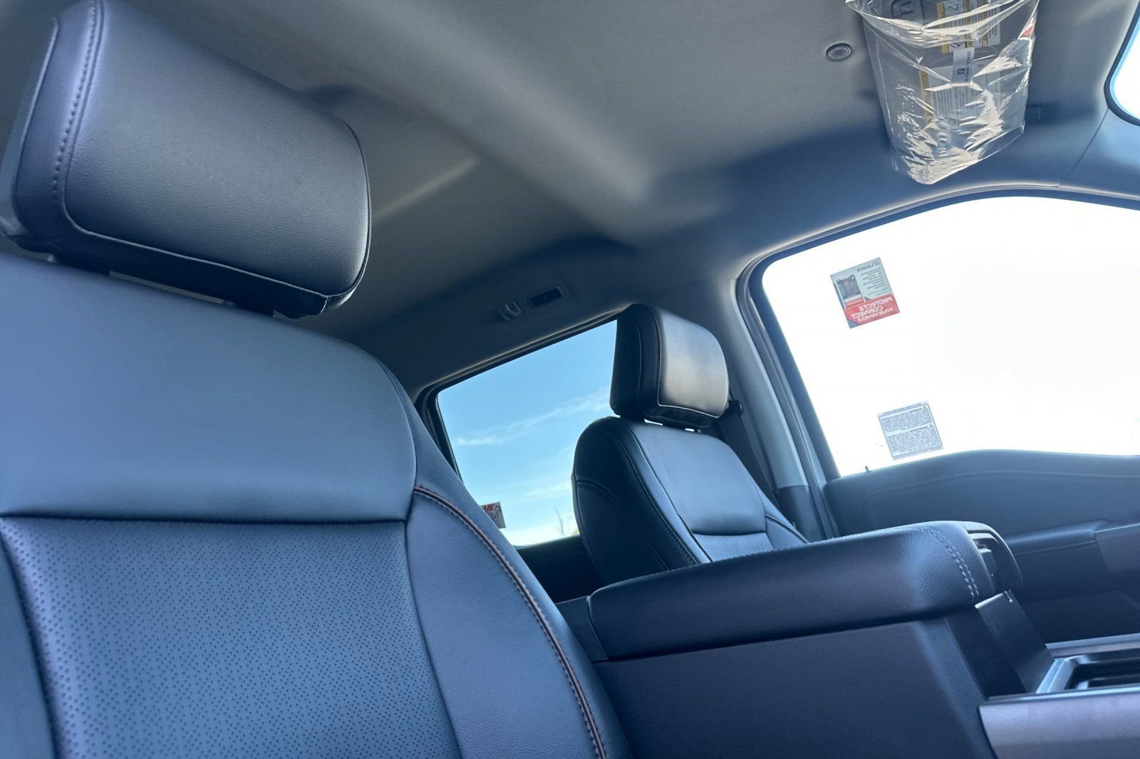 New 2026 Ford F250 Lariat w/ Black Appearance Package image 16