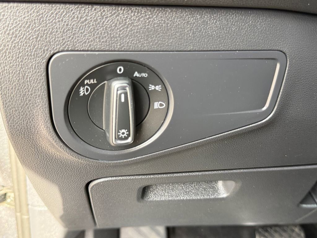 Used 2020 Volkswagen Tiguan SEL image 21