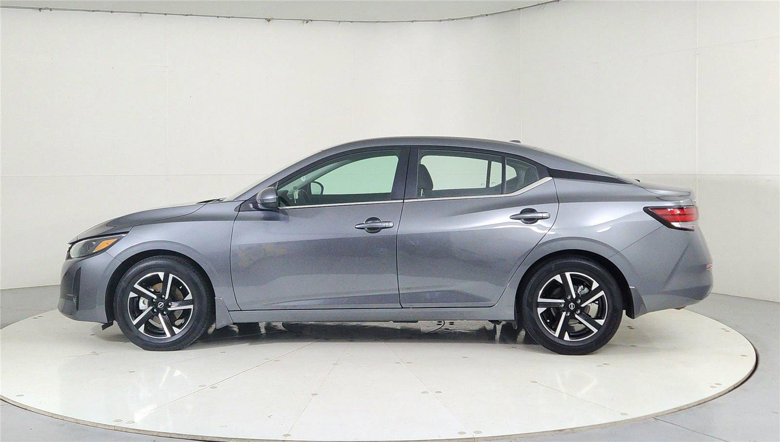 Certified 2025 Nissan Sentra SV w/ Trunk Package image 4