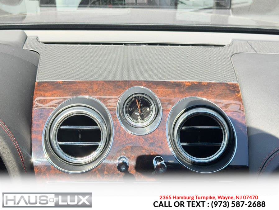 Used 2017 Bentley Bentayga AWD/4WD image 38