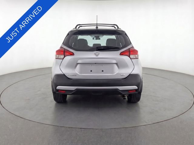 Used 2019 Nissan Kicks SR w/ SR Premium Package image 3