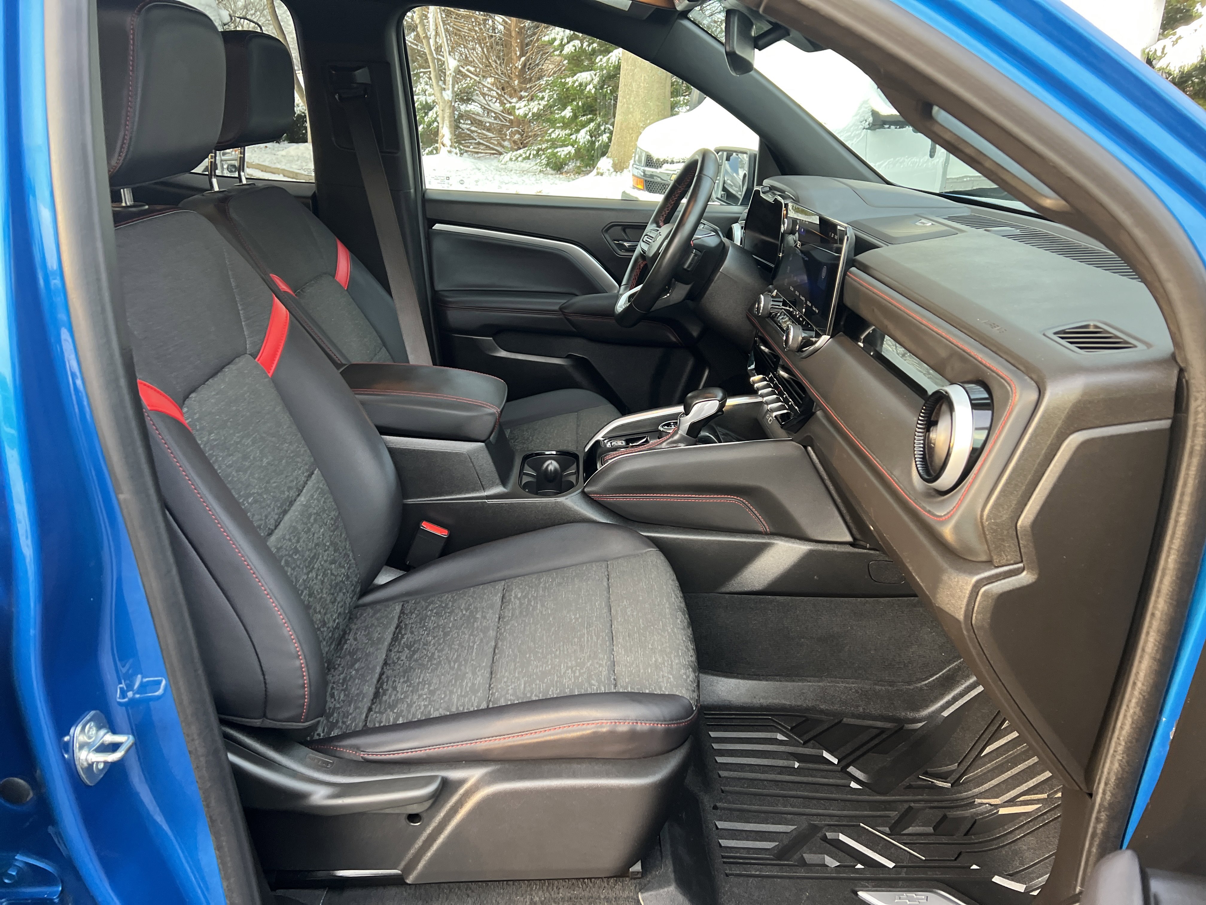 Certified 2024 Chevrolet Colorado Z71 w/ Z71 Convenience Package 2 image 32