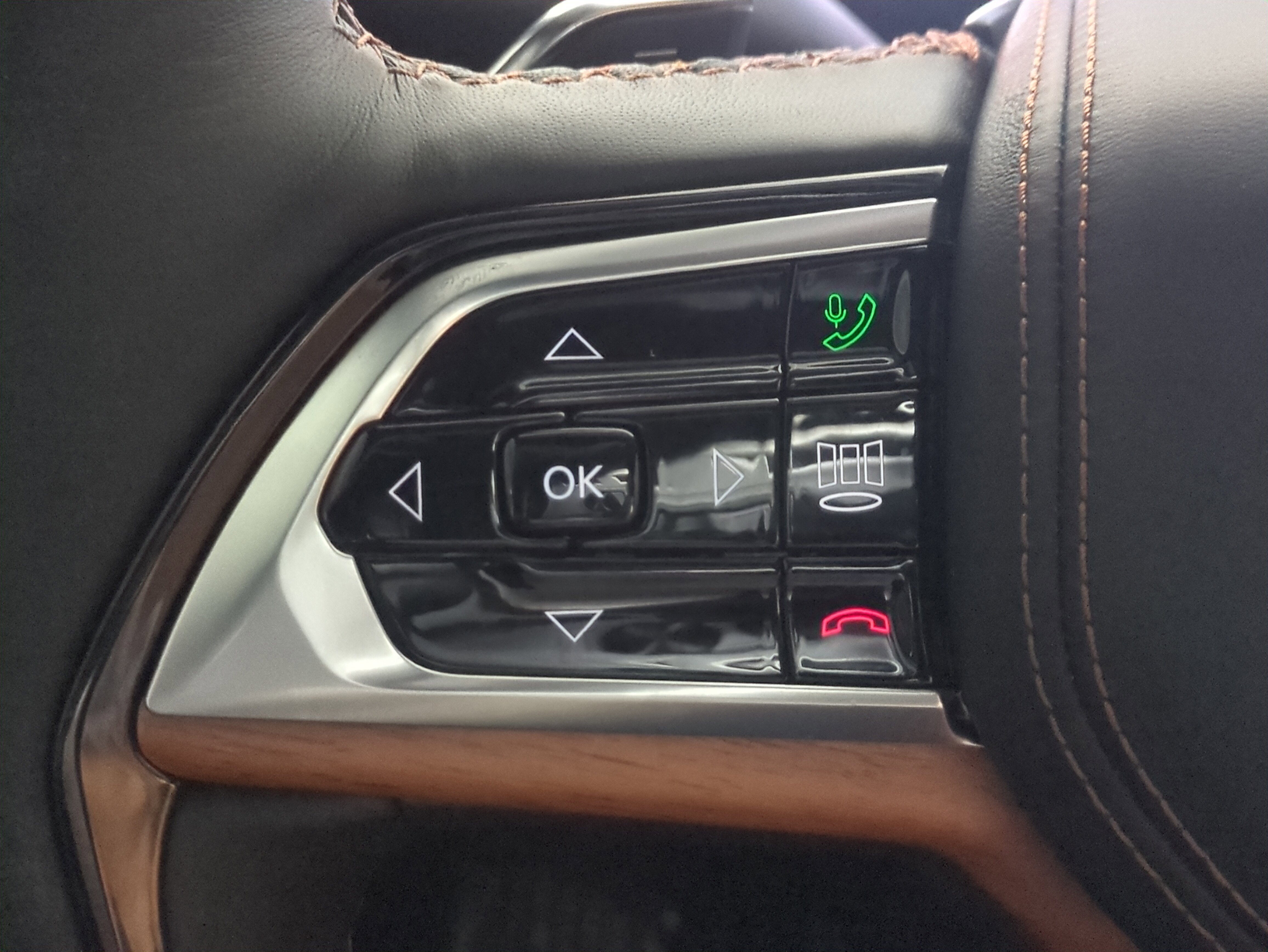 New 2025 Jeep Grand Cherokee L Summit image 26