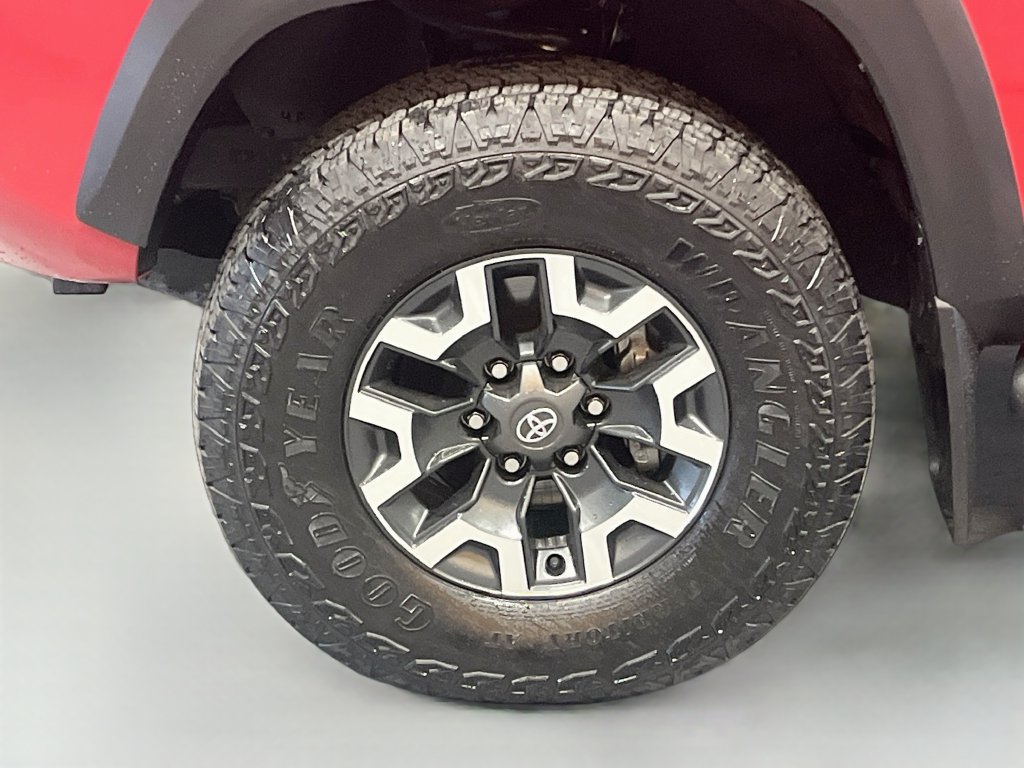 Used 2022 Toyota Tacoma TRD Off-Road w/ Truck Exterior Package (TMS) AWD/4WD image 29