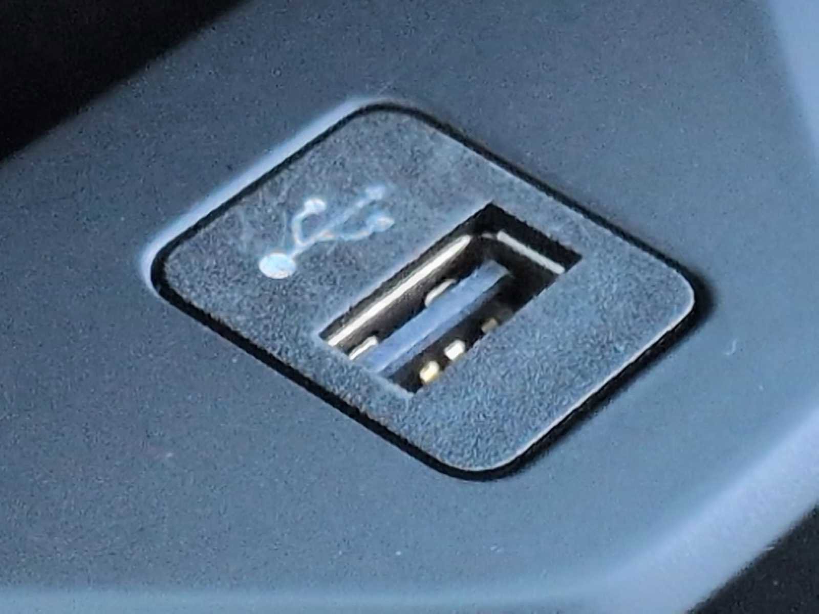 Used 2023 BMW X5 xDrive40i w/ Parking Assistance Package image 33