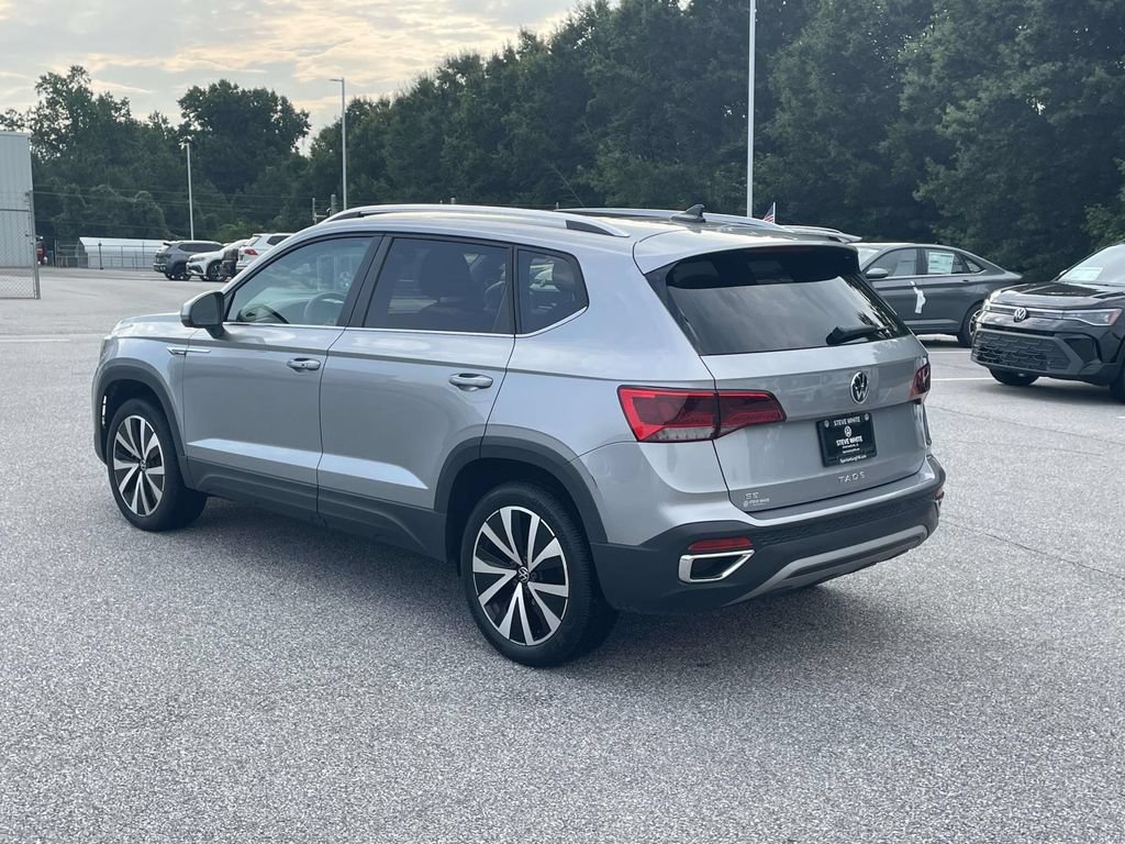 Certified 2023 Volkswagen Taos SE FWD image 6