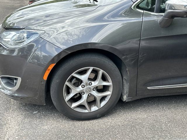 Used 2020 Chrysler Pacifica Limited FWD image 7