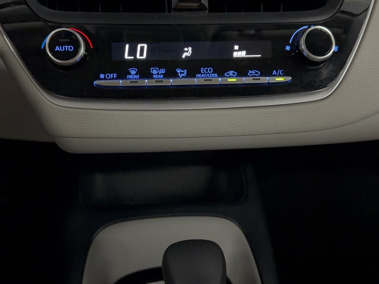 Used 2020 Toyota Corolla LE FWD image 22