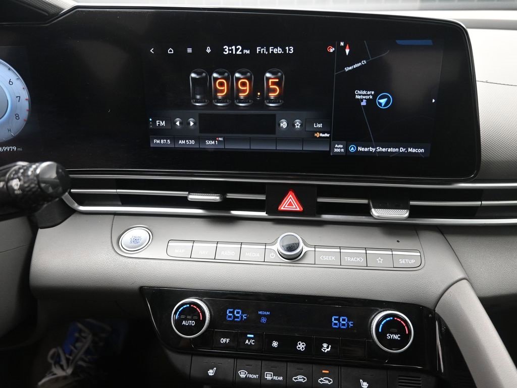 Used 2023 Hyundai Elantra SEL w/ Convenience Package image 11