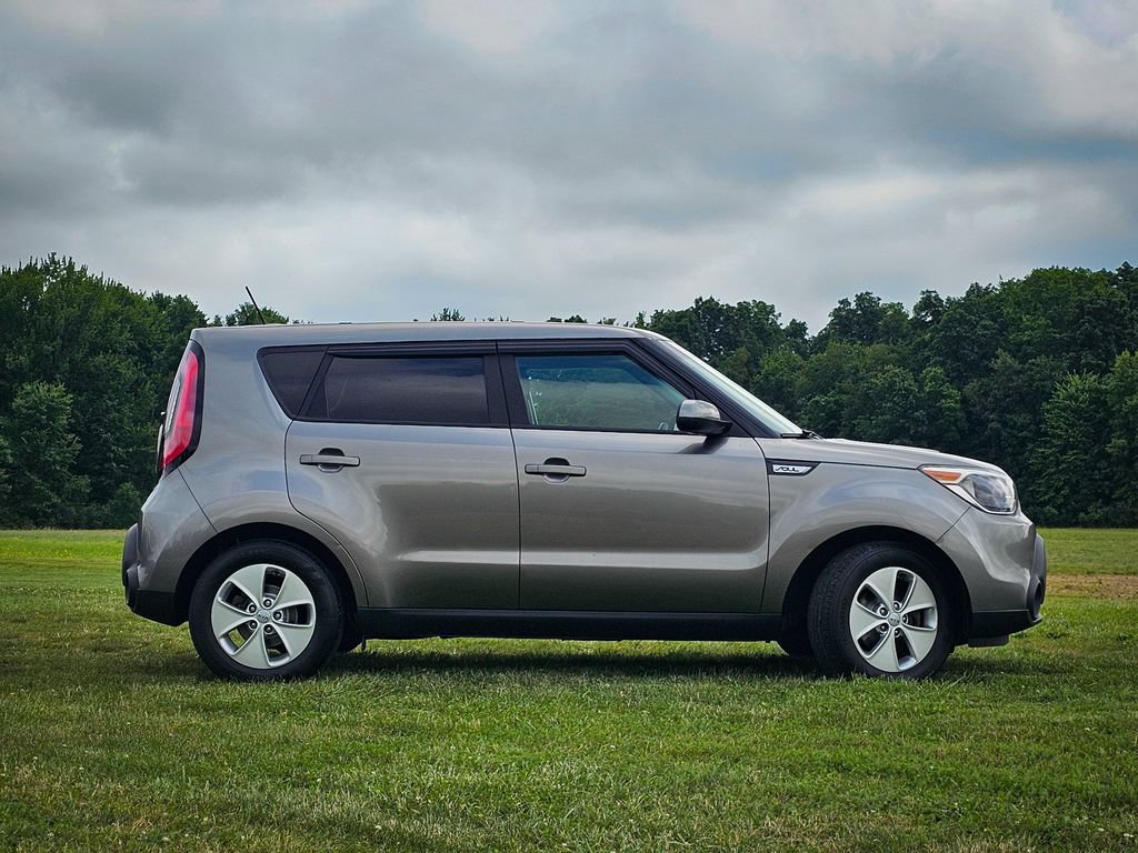 Used 2016 Kia Soul FWD image 2