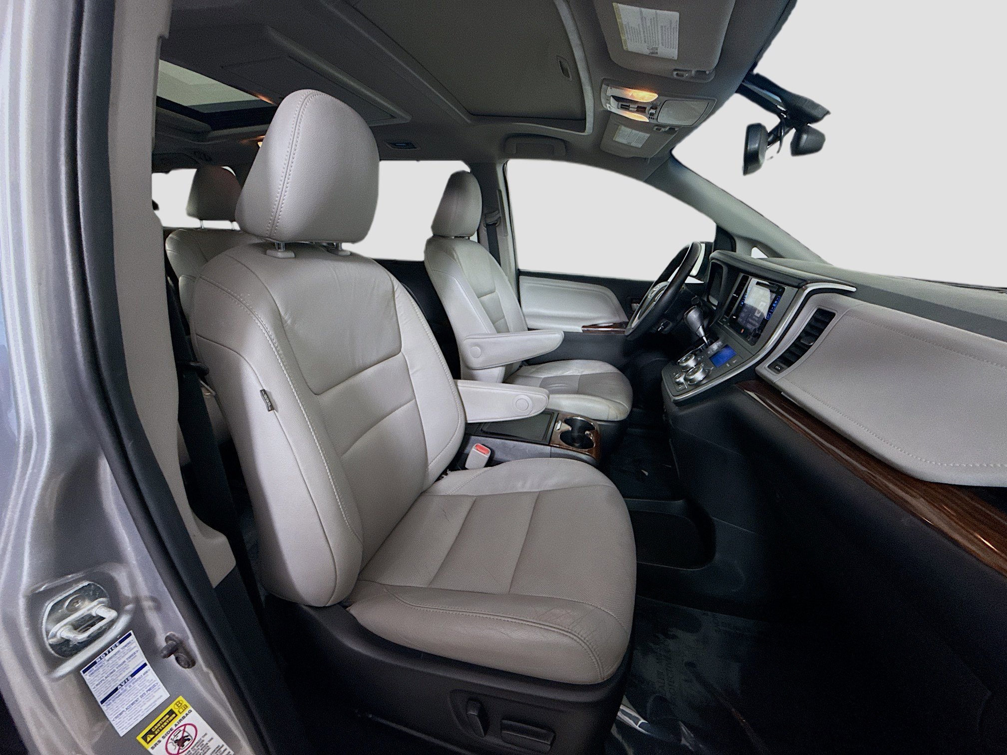 Used 2017 Toyota Sienna Limited Premium image 27