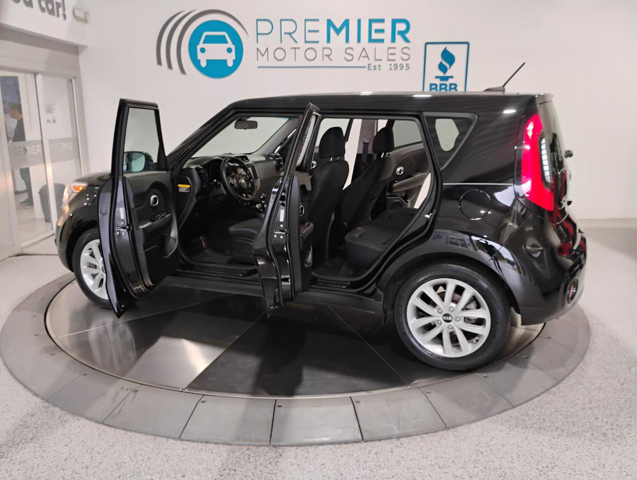 Used 2019 Kia Soul + FWD image 4