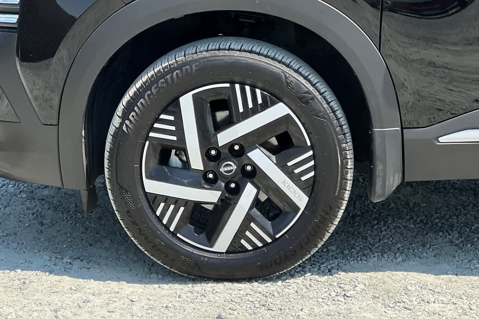 Certified 2026 Nissan Kicks SV FWD image 34