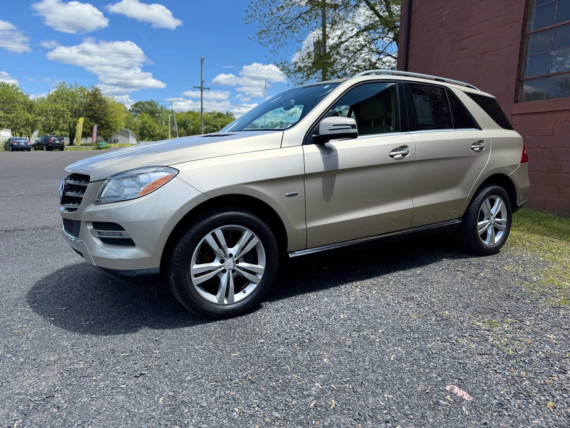Used 2012 Mercedes-Benz ML 350 BlueTEC 4MATIC image 6