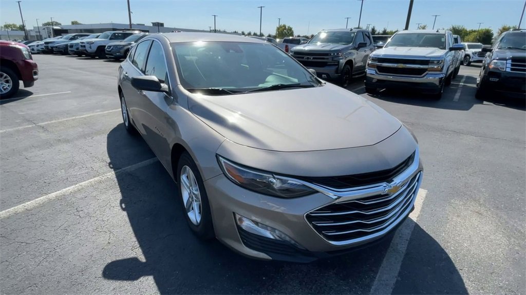 Used 2023 Chevrolet Malibu LT w/ Driver Confidence Package image 4