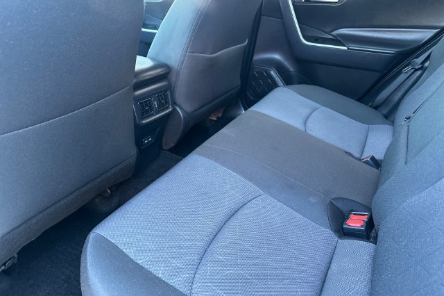 Used 2025 Toyota RAV4 XLE AWD/4WD image 13