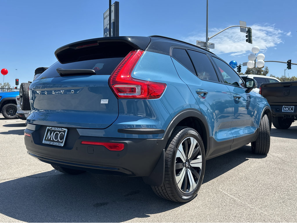 Used 2023 Volvo XC40 Recharge Plus image 13