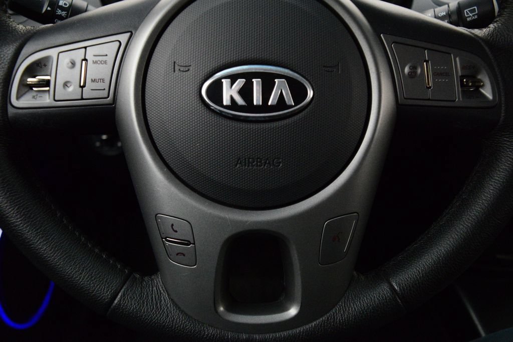 Used 2011 Kia Soul + FWD image 26