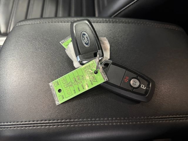 Used 2023 Ford Edge SEL image 26