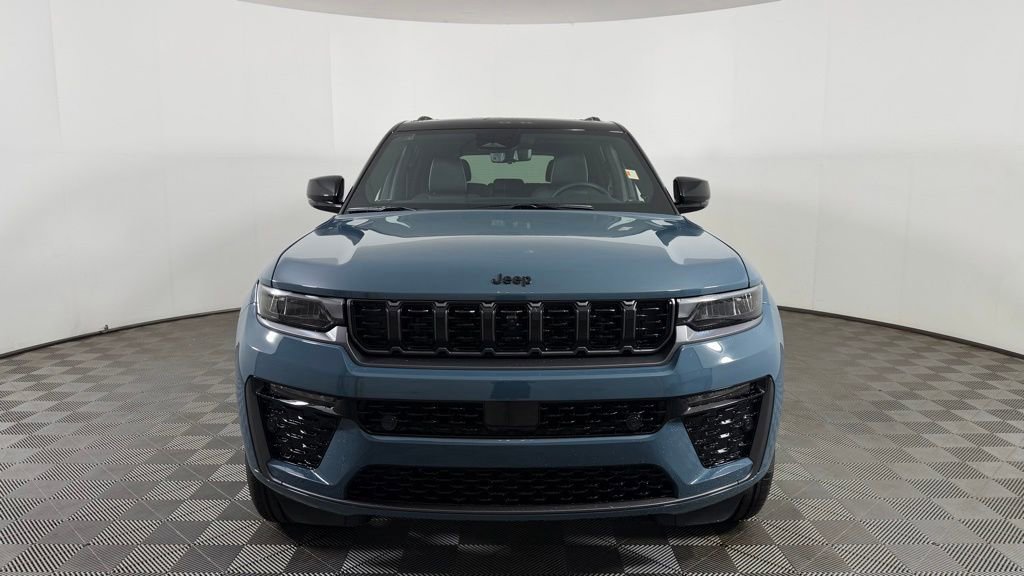 New 2026 Jeep Grand Cherokee Summit AWD/4WD image 2