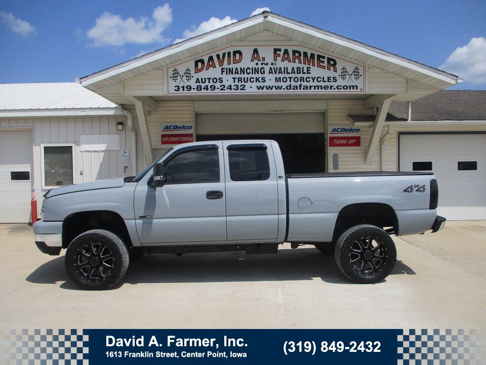 Used 2005 Chevrolet Silverado 2500 LS w/ Heavy-Duty Power Package AWD/4WD image 1