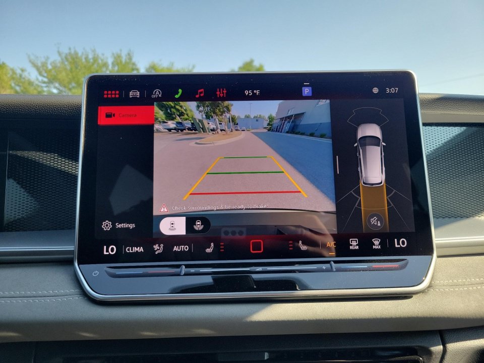 New 2026 Volkswagen Tiguan SE R-Line FWD image 19