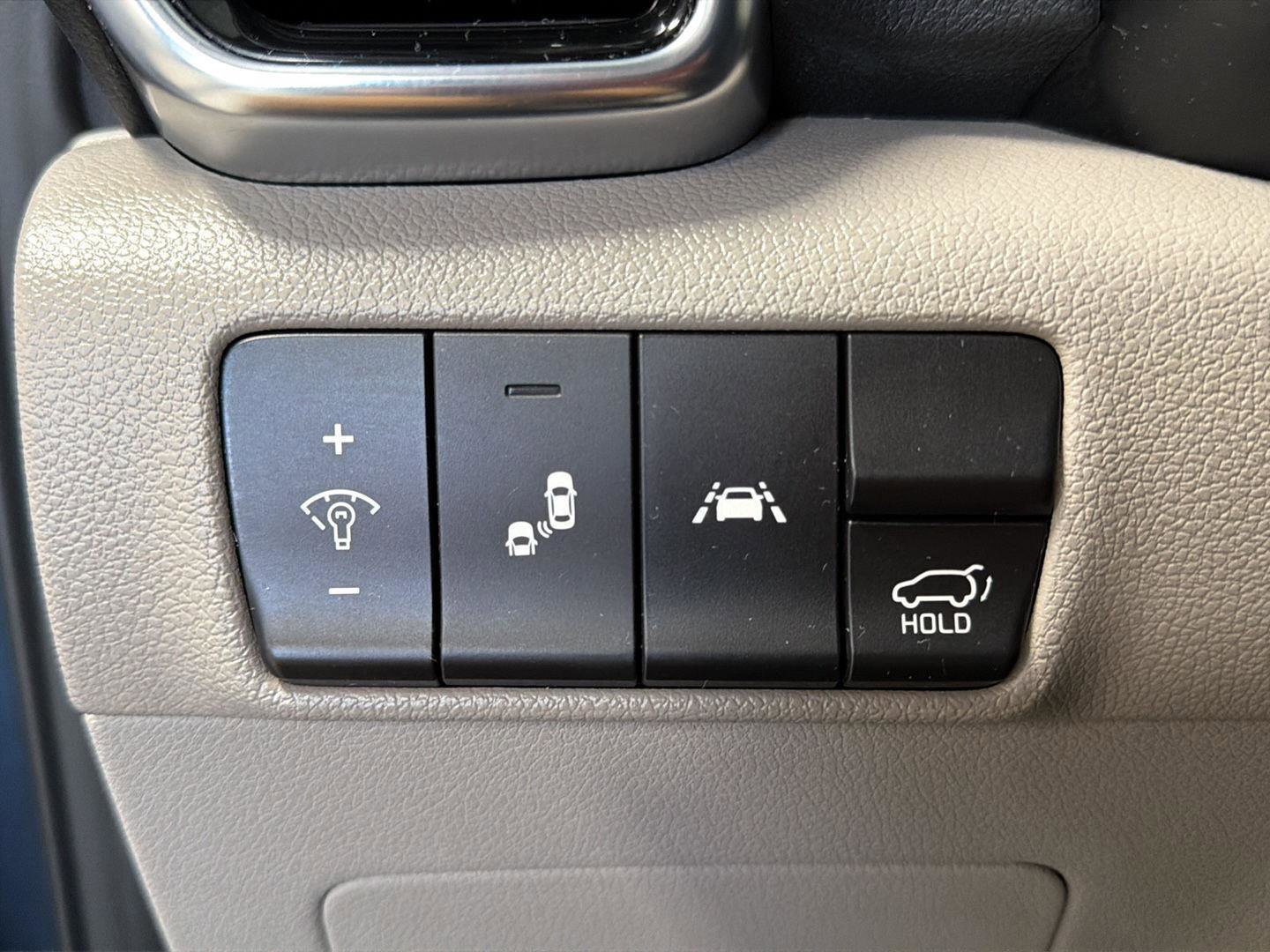 Used 2022 Kia Sportage EX image 17