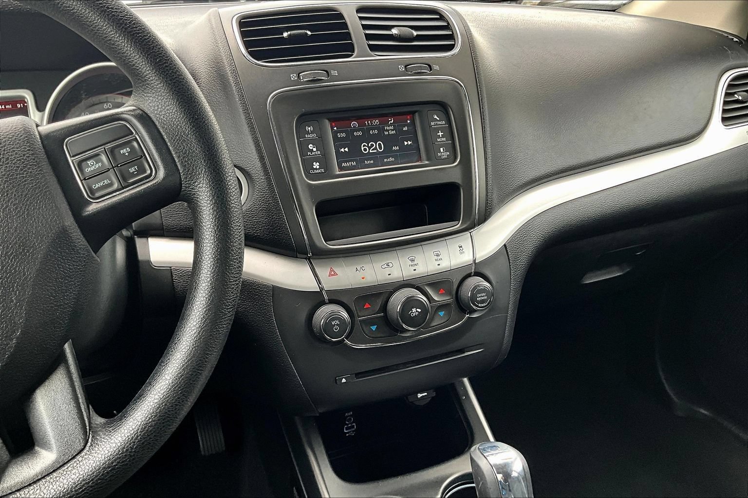 Used 2019 Dodge Journey SE FWD image 9