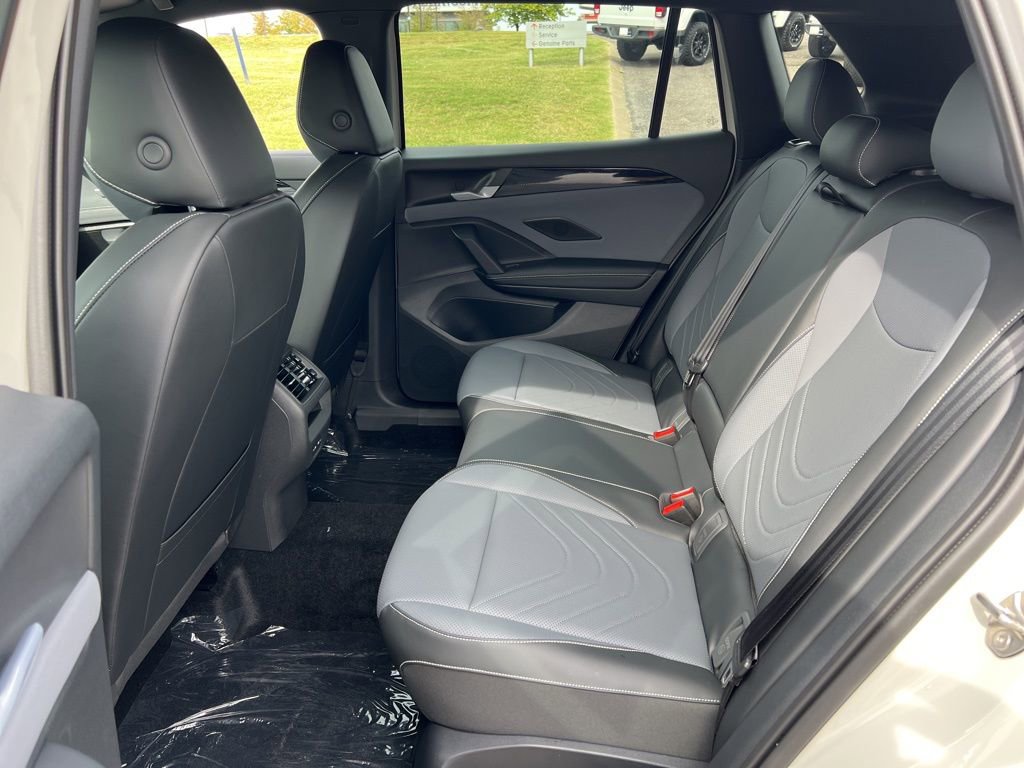 New 2026 Volkswagen Tiguan SE R-Line image 24