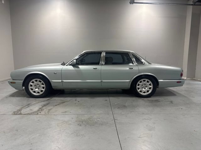 Used 2000 Jaguar XJ8 RWD image 10