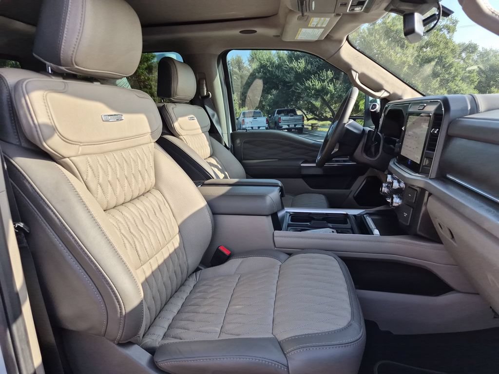 Used 2025 Ford F250 Platinum w/ Platinum Plus Package AWD/4WD image 39