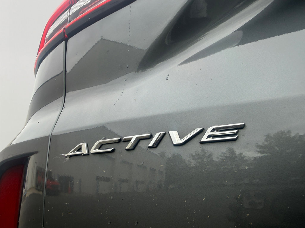 Used 2025 Ford Escape Active AWD/4WD image 31