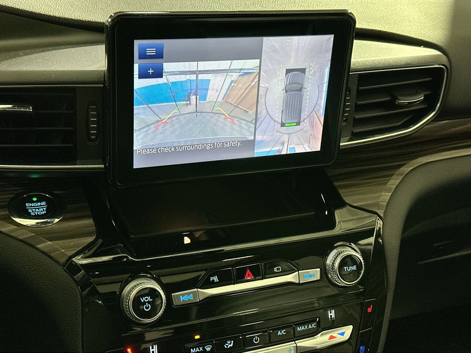 Used 2021 Ford Explorer Limited w/ Equipment Group 301A image 25