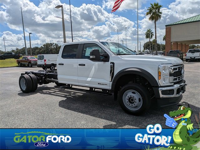 New 2026 Ford F550 4x4 Crew Cab image 2