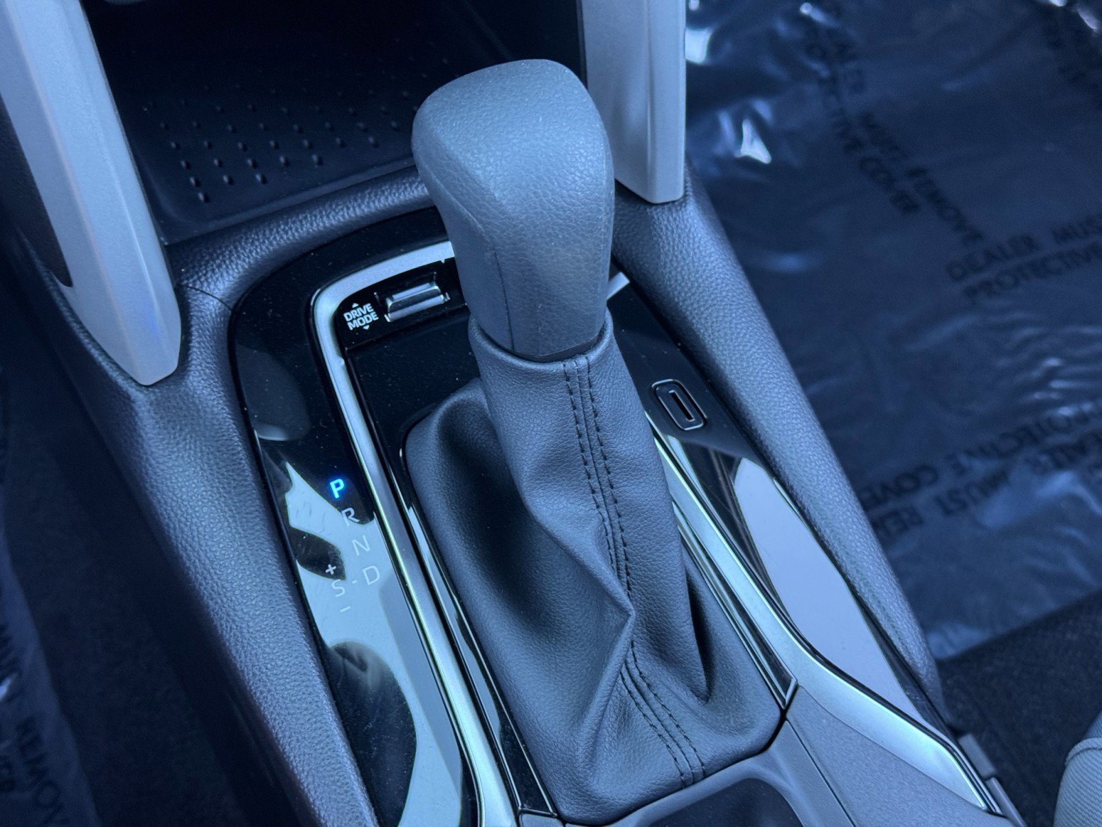 Used 2025 Toyota Corolla Cross AWD Hybrid image 27