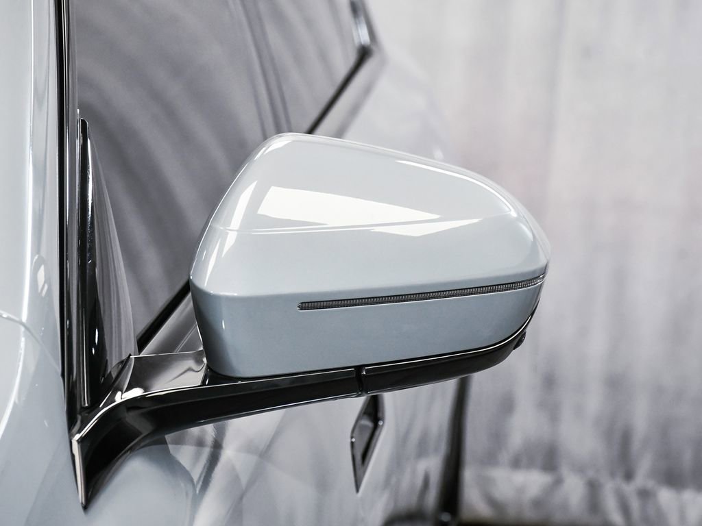 Used 2024 BMW i7 xDrive60 image 81