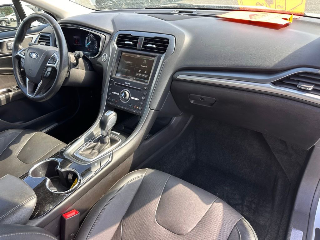 Used 2016 Ford Fusion Titanium image 17
