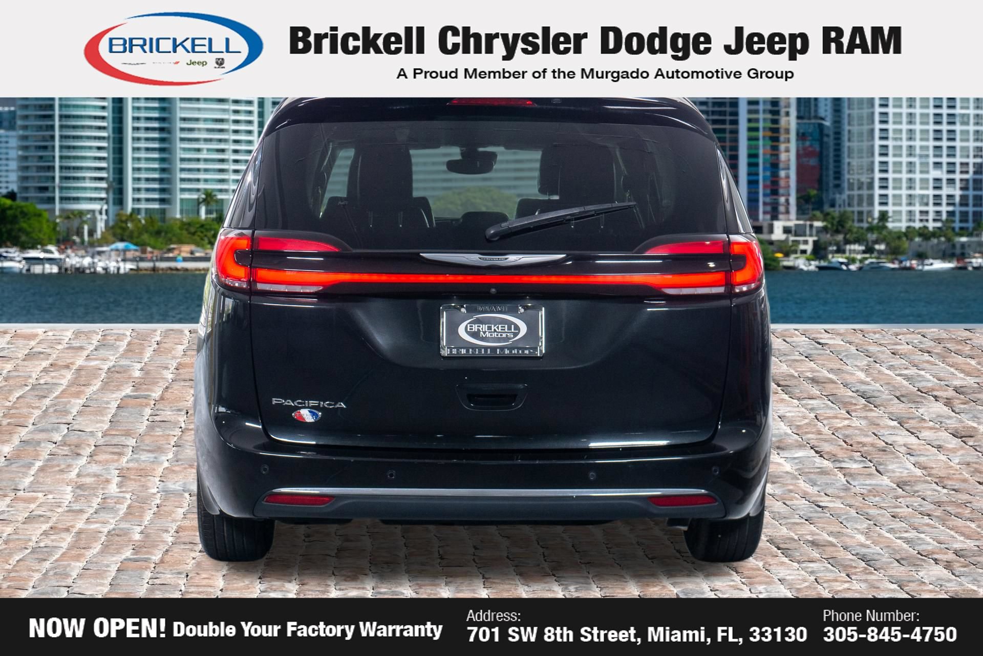 Used 2023 Chrysler Pacifica Touring-L FWD image 6