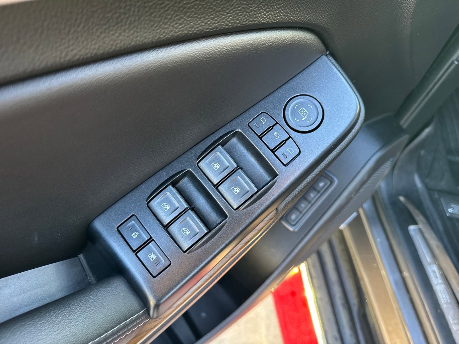 Used 2020 GMC Yukon XL Denali w/ Open Road Package image 12