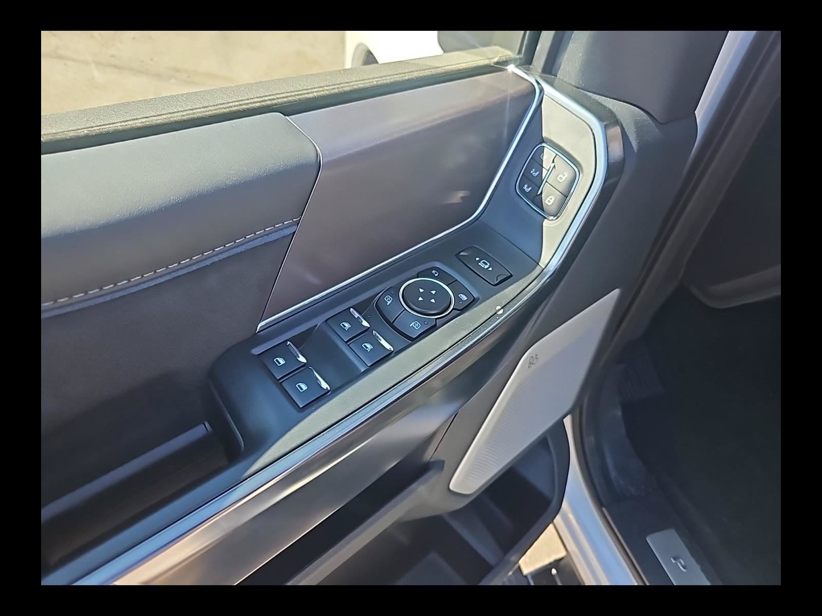 New 2026 Ford F250 Platinum w/ FX4 Off-Road Package image 22