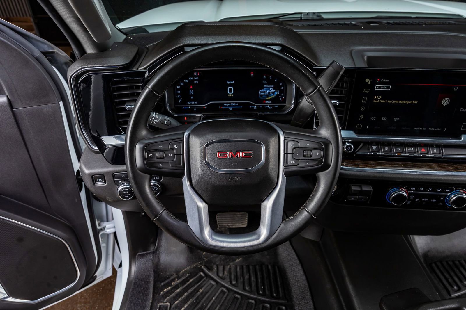 Used 2024 GMC Sierra 3500 SLE image 19